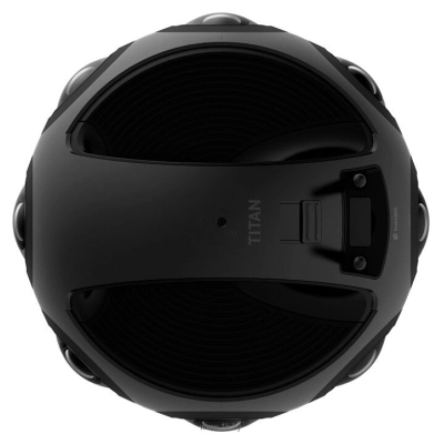 Insta360 Titan,